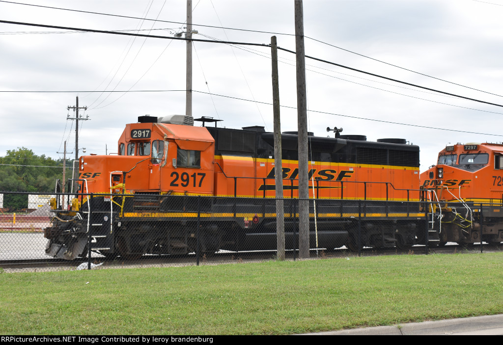 BNSF 2917 parked with damage in a wreck at sherman tx
